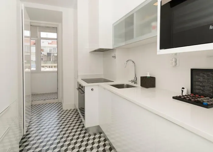 Center * Лісабон